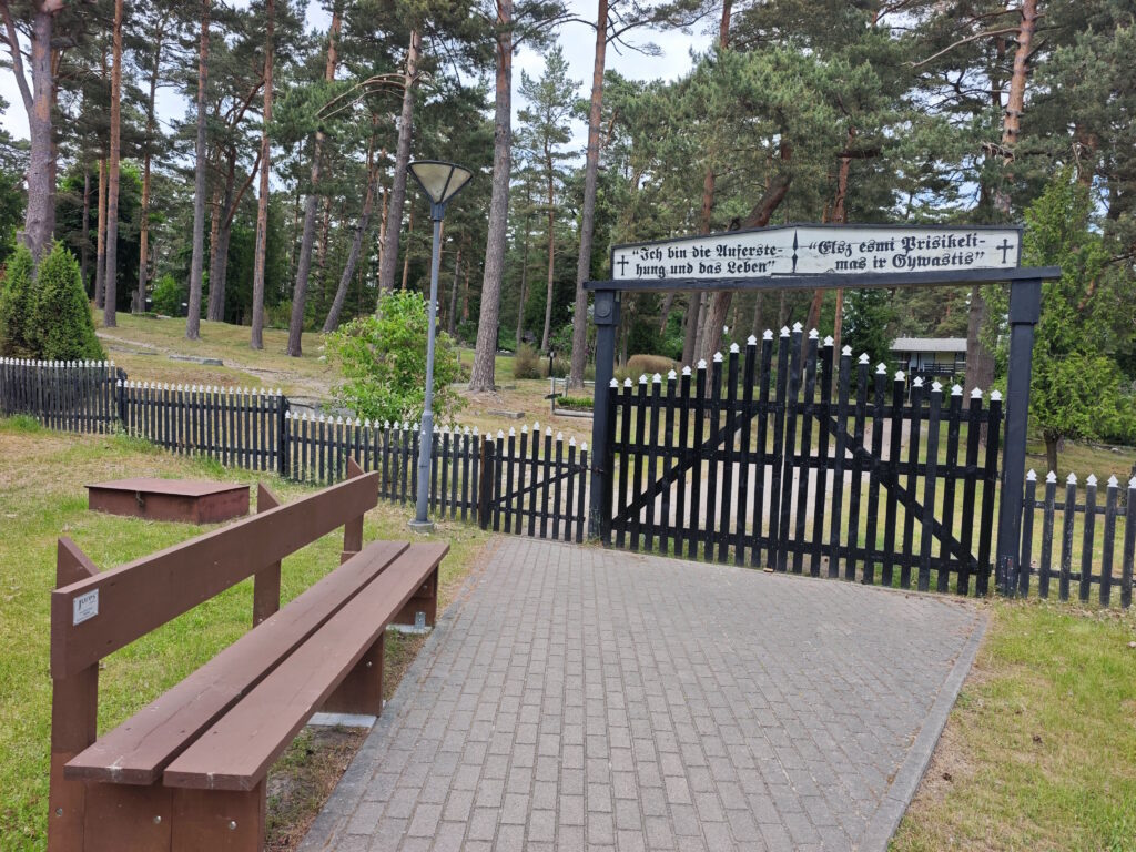 Der alte Friedhof in Nida